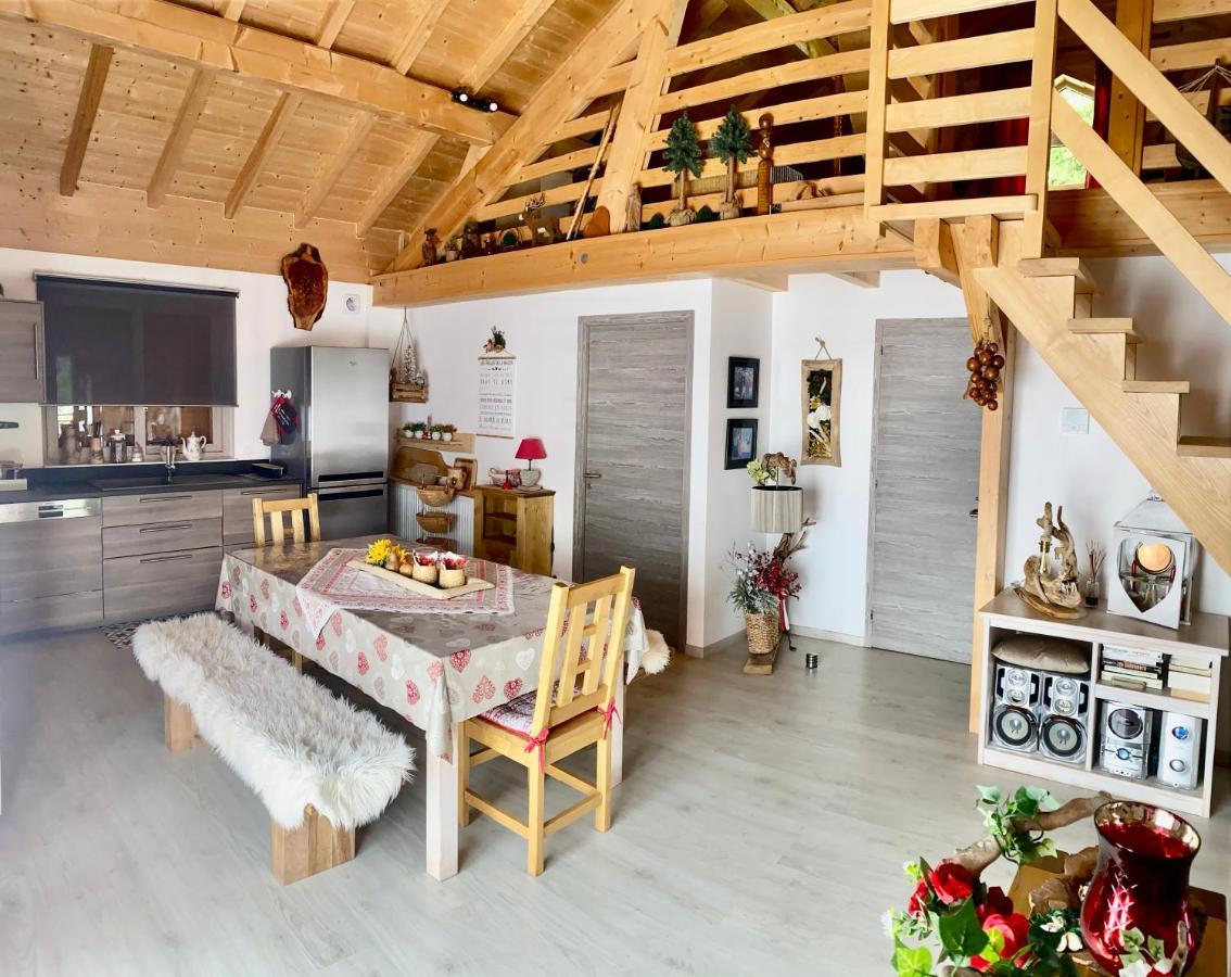 Chalet A La Campagne Coise-Saint-Jean-Pied-Gauthier Exterior photo